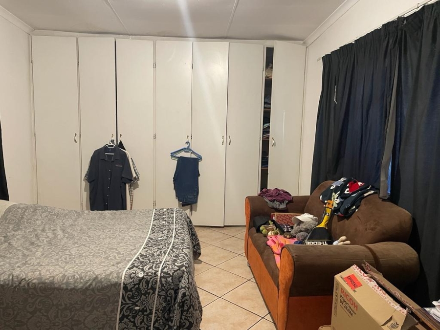 5 Bedroom Property for Sale in Oos Einde North West